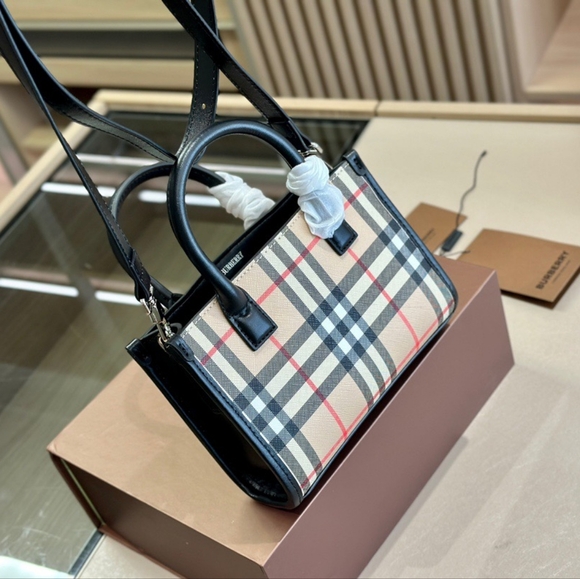 <AUTHENTIC>Burberry bag - Picture 1 of 8